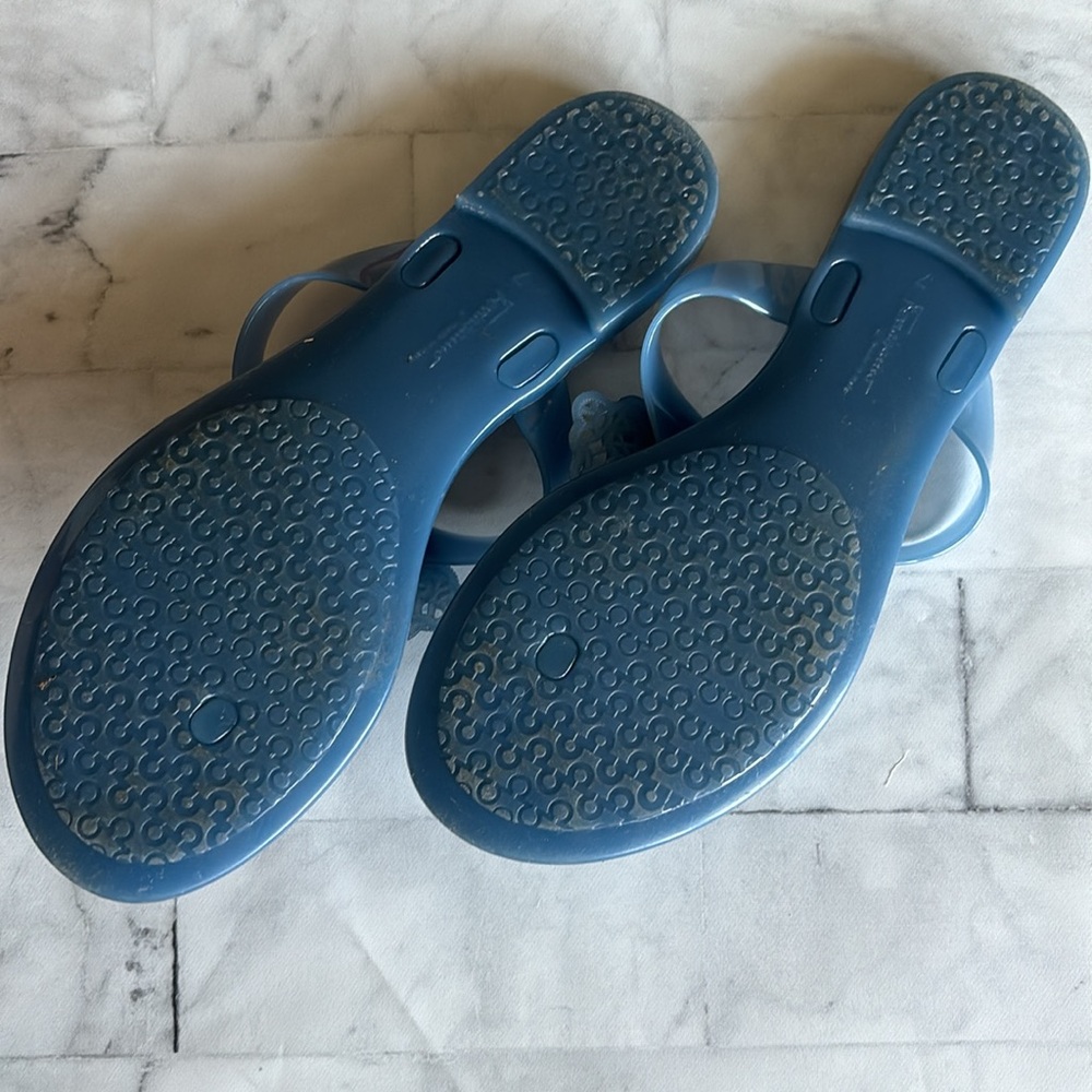 Salvatore Ferragamo Pandy Bow Jelly Thong Sandals - Picture 11 of 15